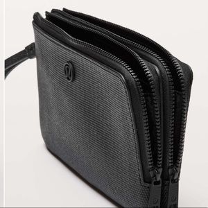 Double Up Pouch, black, mint condition!